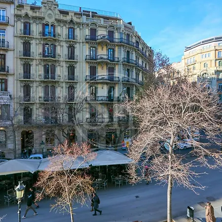 Comodo En Rambla Cataluna Barcelona