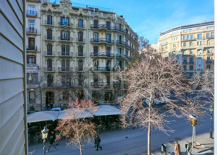 Comodo En Rambla Cataluna Barcelona